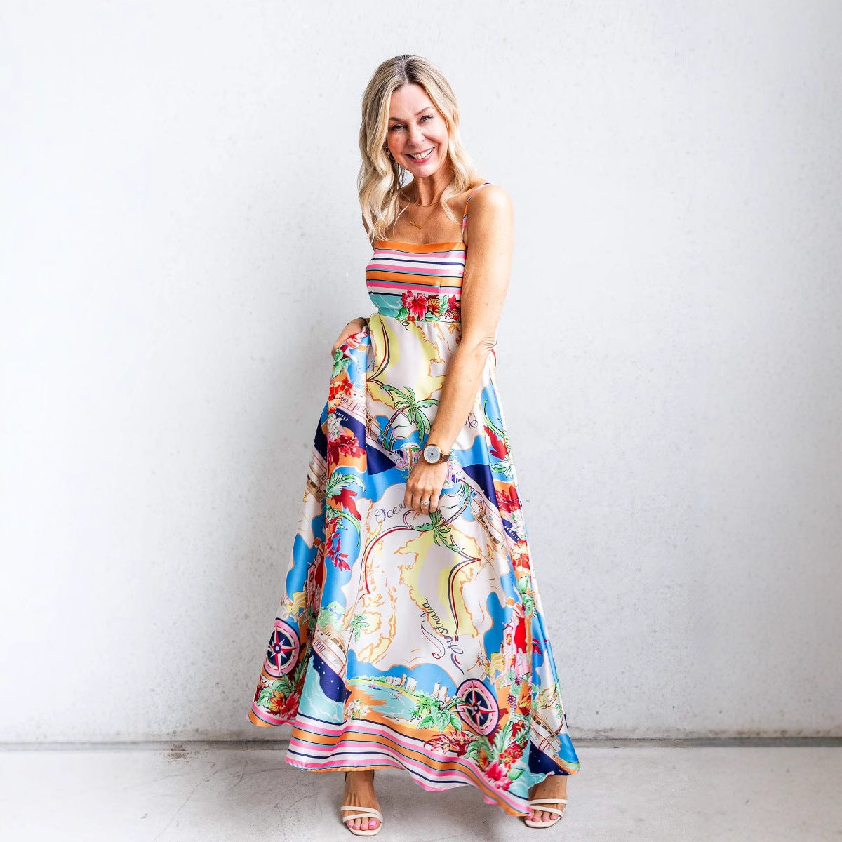 Damklänning maxilängd – Spaghetti-band – Hög midja – Utsvängd passform – Mönstrad