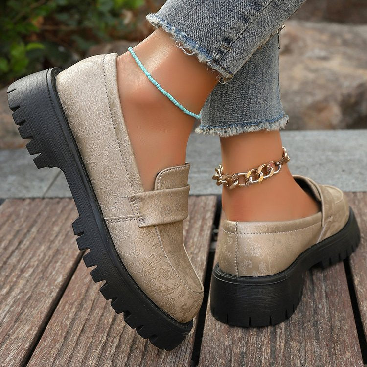 Damloafers – Slip-on rund tå – Präglat mönster – Chunky platåsula