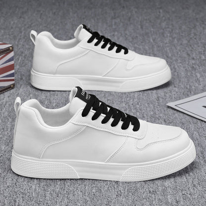 Herrsneakers – Låg modell – Ovandel i mocka – Andas med perforeringar – Gummisula
