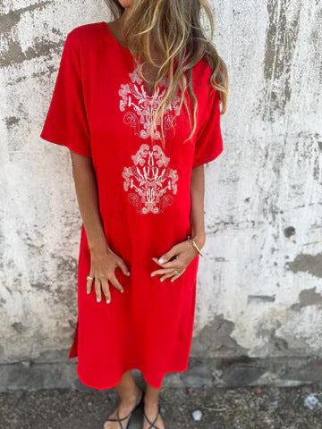 Damklänning midi – Avslappnad passform – Broderad fram – Naturliga fibrer – Kort ärm