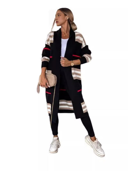 Damkofta Lång – Oversized Passform – Ullstickad – Randigt Mönster – Öppen Front