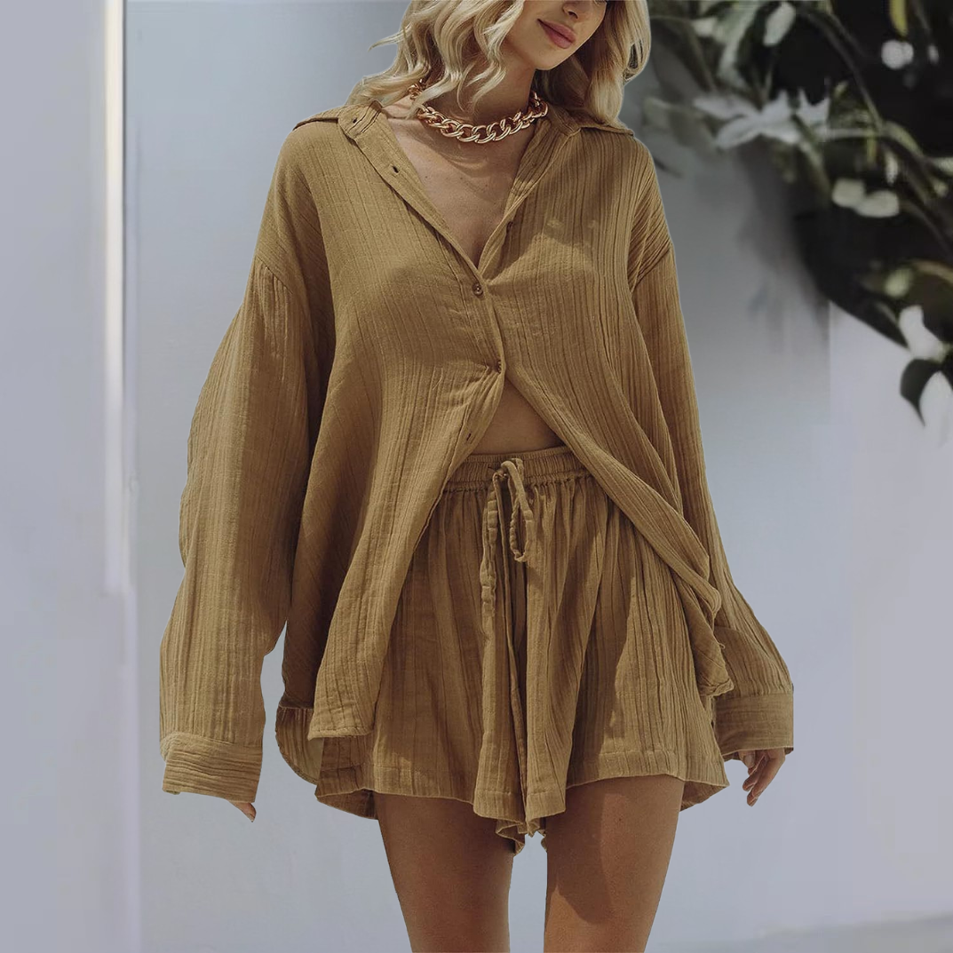 Damset – Oversized Skjorta med Knappar – Avslappnade Shorts – Andningsbart Material