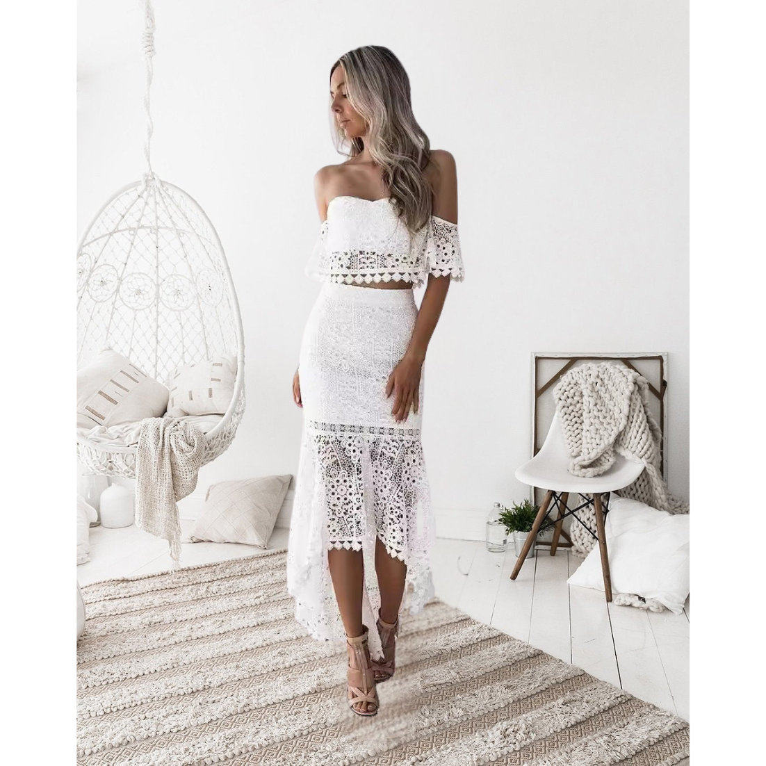 Damset – Off Shoulder Bustier Top i Spets – Högmidjad Pennkjol – Figurnära Passform