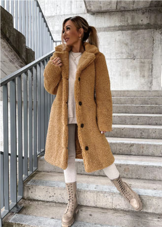 Damkappa - Oversized Teddyfodrad - Lång Modell med Knappstängning och Krage