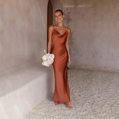 Damklänning – Satäng – Smal Passform – Cowl Neck – Ärmös Maxilängd – Festklänning