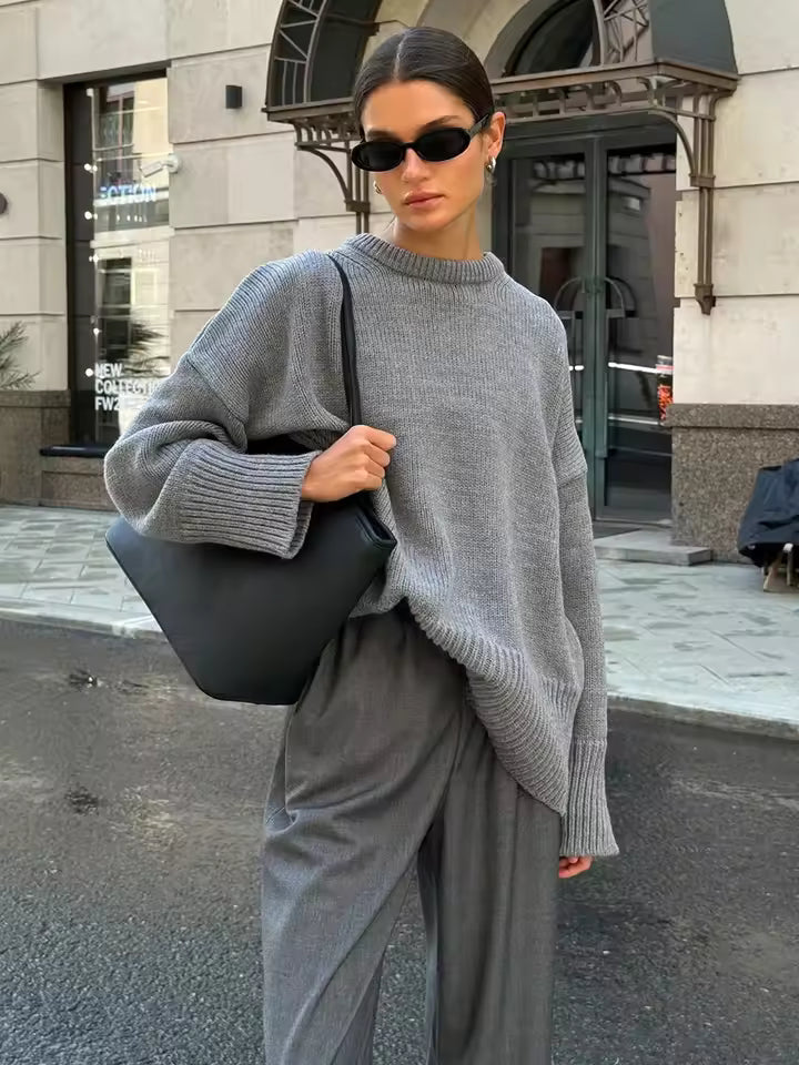 Damtröja – Oversize Passform – Mjuk Stickad Ullmix – Vid Hals – Långa Ärmar