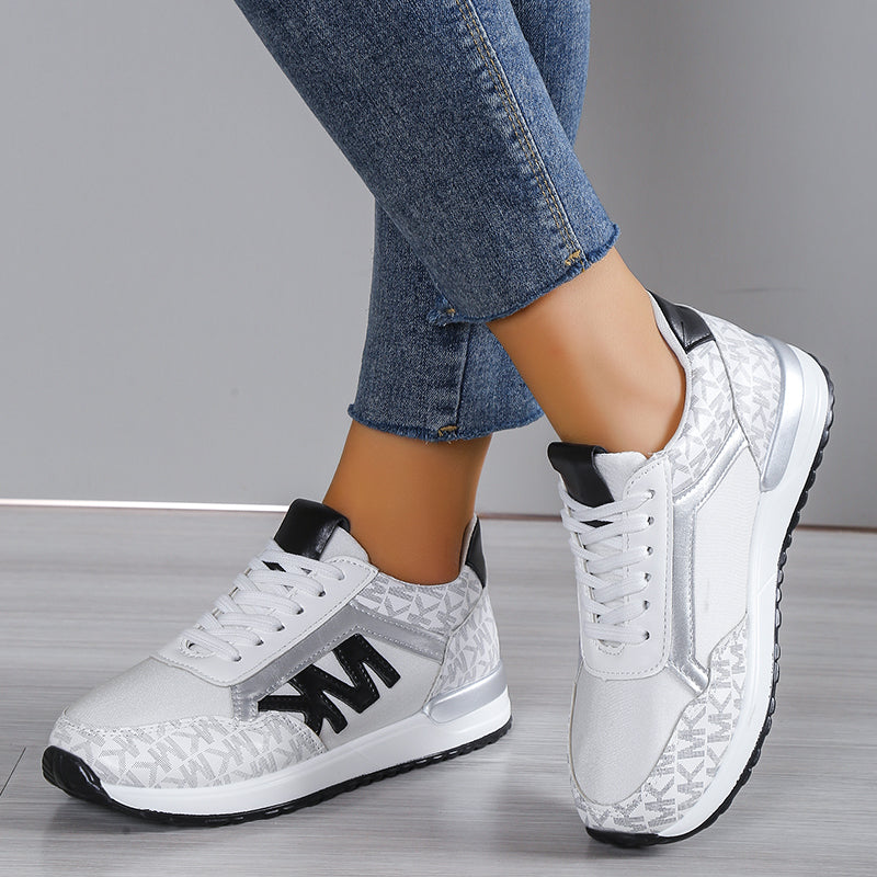 Dam Sneakers – Lågskaftad Passform – Andningsbart Material – Sportig Stil