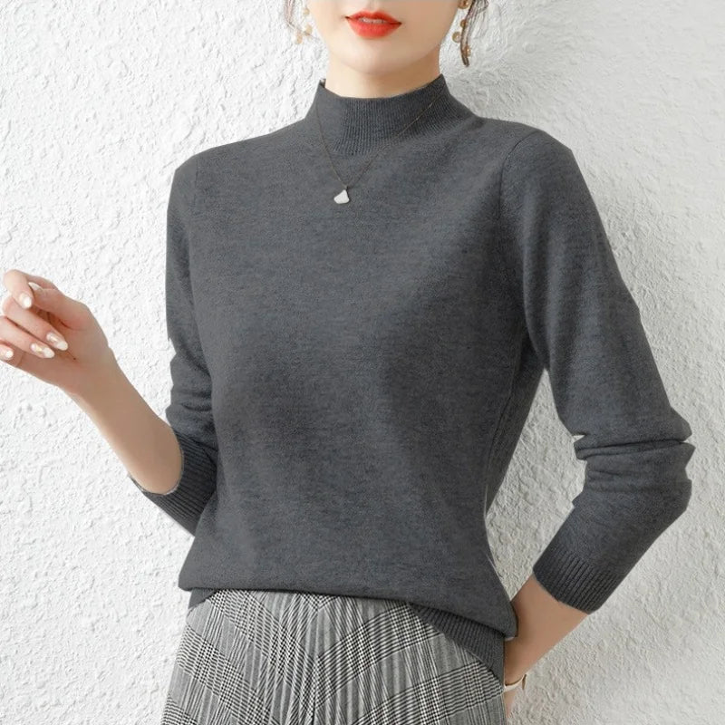 Damstickad tröja – Smal passform – Mock-neck – Ribbad kant – Mjuk ullmix
