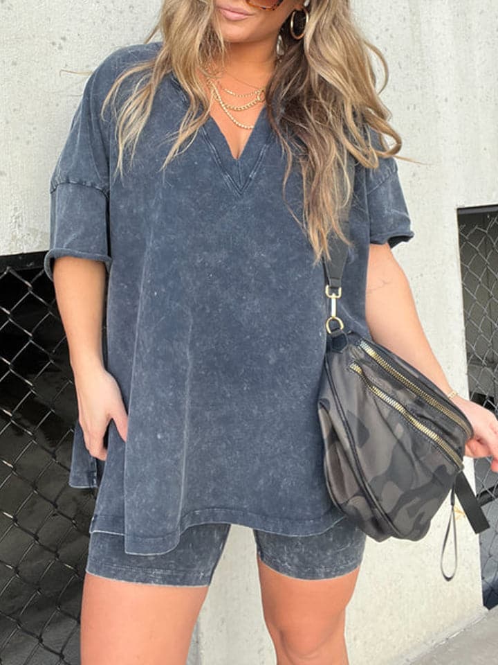 Dam T-shirt Oversized – V-ringning – Kortärmad – Cykelshorts Set – Bekväm Passform
