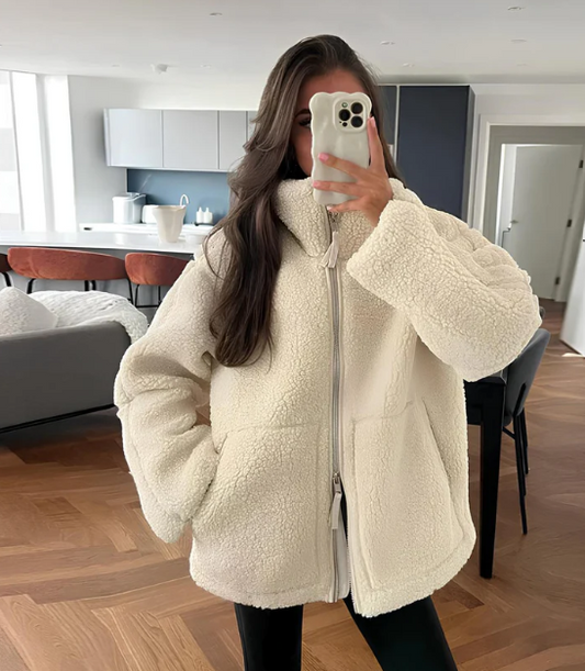 Dam Teddyjacka – Oversized Passform – Hög Krage – Dragkedja – Mjuk Fleece