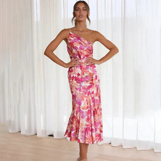 Klänning för Dam - One-Shoulder - Figurnära Midi - Elegant och Flödande