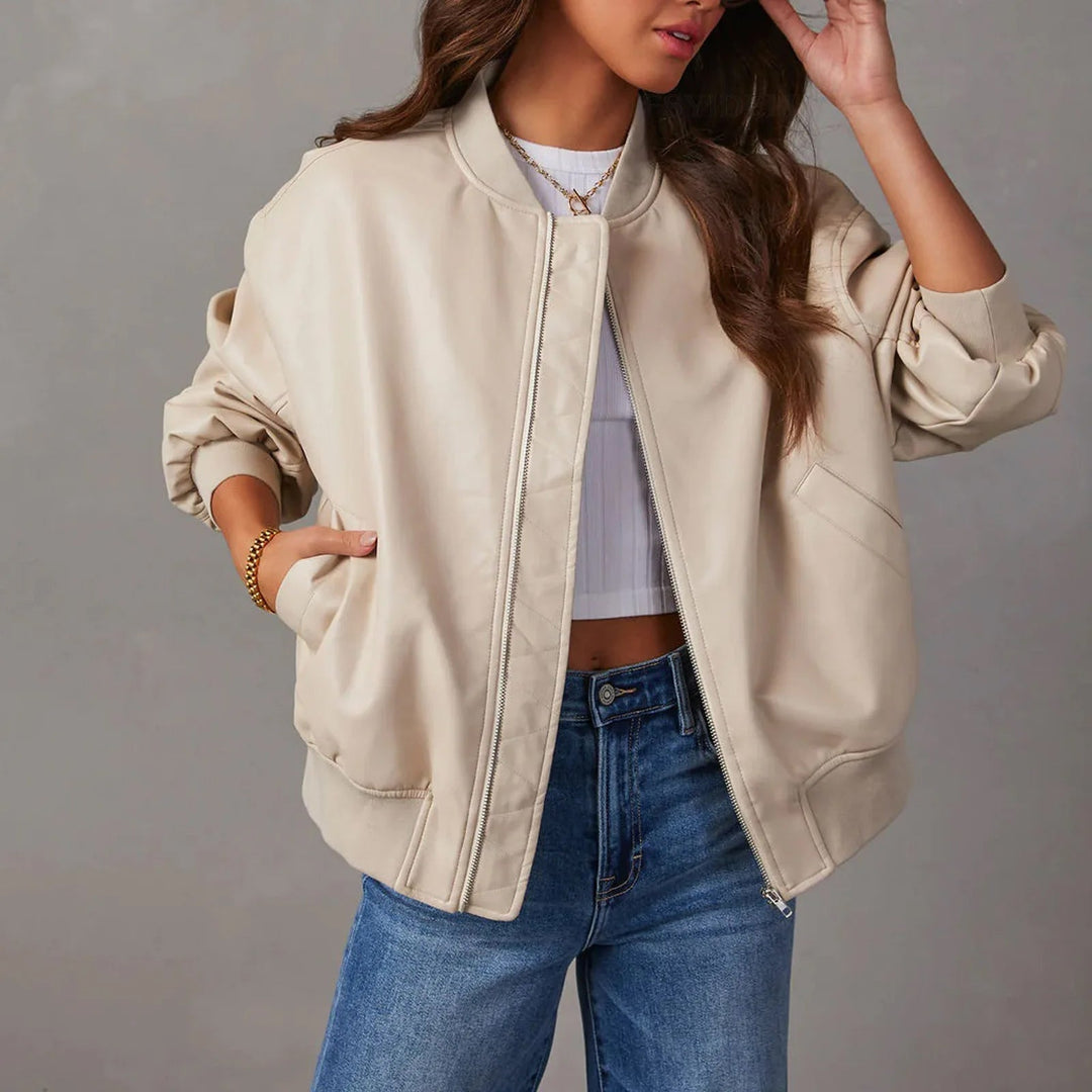 Dam Jacka Bomber – Oversize Passform – Glansig Yta – Dragkedja – Ribbad Kant