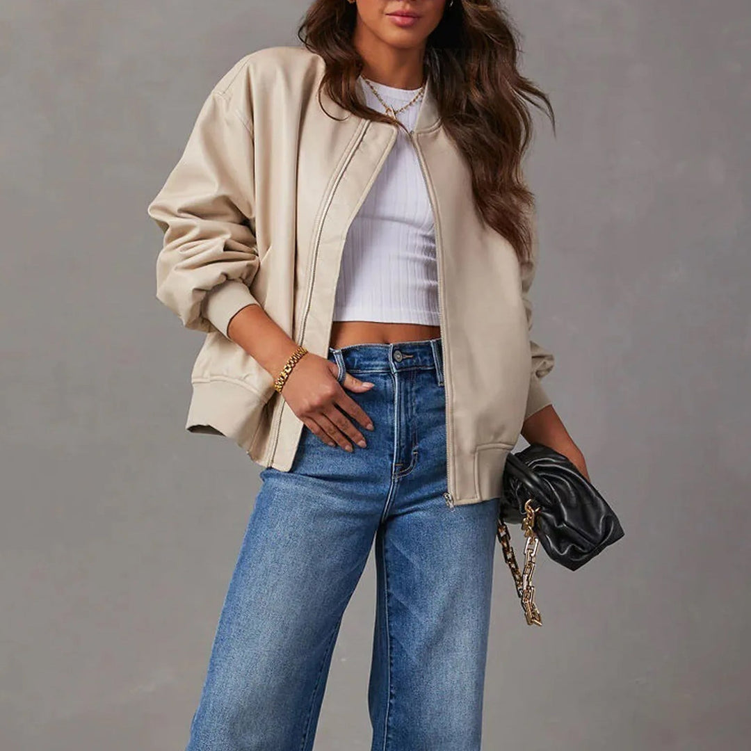 Dam Jacka Bomber – Oversize Passform – Glansig Yta – Dragkedja – Ribbad Kant