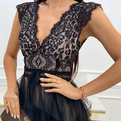 Klänning för dam - V-ringning - Spetsdetaljer - Ärmlös - Tyllkjol - Elegant festlook