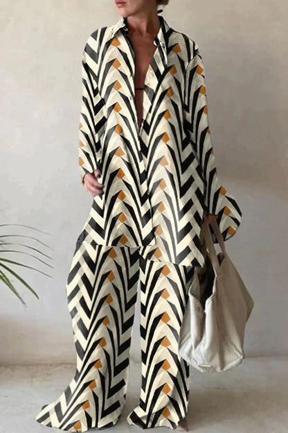 Dams Set – Oversized Skjorta & Vida Byxor – Abstrakt Mönster – Luftigt & Bekvämt