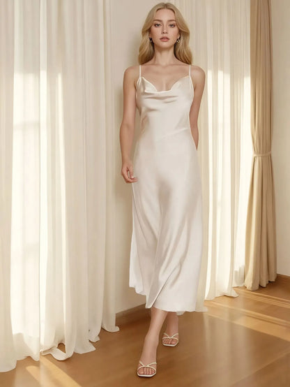 Damklänning - Glänsande satinfinish - Spaghettiband