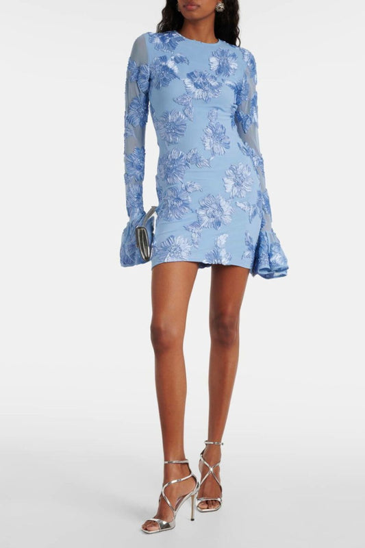 Damklänning – Figurnära Miniklänning – Broderade Blommor – Öppen Rygg – Långa Ärmar