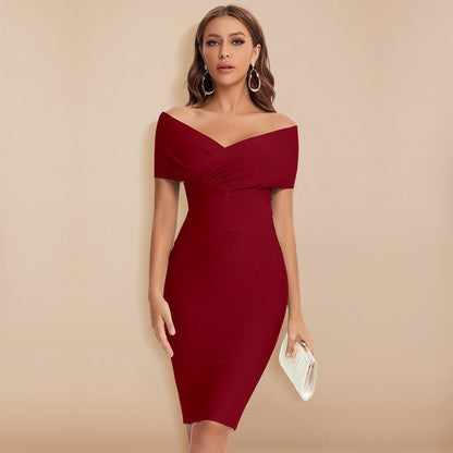 Damklänning – Off-Shoulder – Figurnära Passform – Knälång – Elegant Festklänning