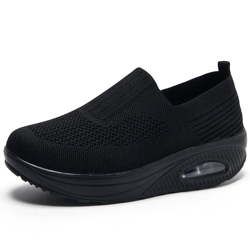 Slip-on komfortsneakers för kvinnor - ventilerande meshdesign - platåsula