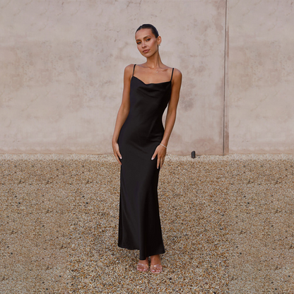 Damklänning – Slim Fit – Ärmlös – V-ringad – Satin – Rygglös