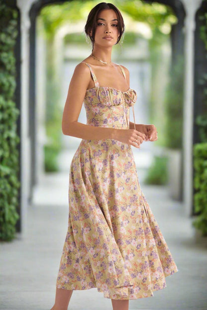 Klänning för dam - Vintage Stil - Midi Längd - Blommigt Mönster - Figurnära Liv & A-linje