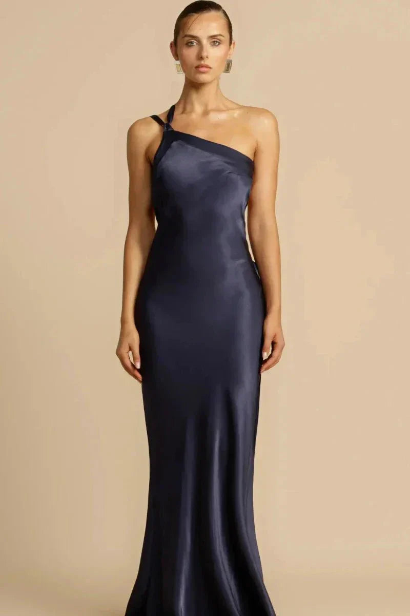 Dam Klänning – Maxilängd – Satin – Figurnära – Elegant Asymmetrisk One-Shoulder