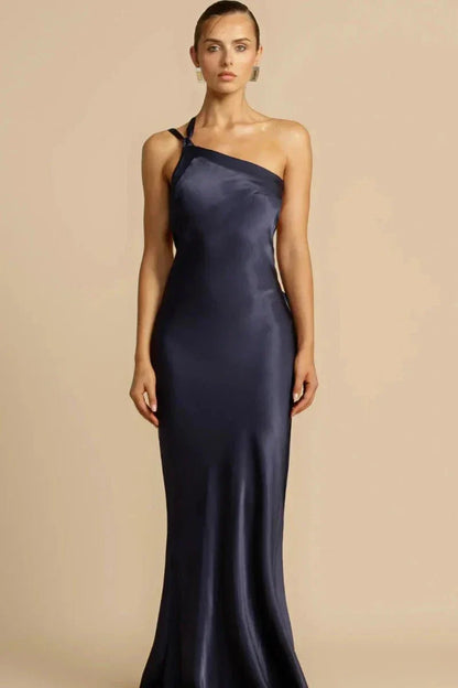 Dam Klänning – Maxilängd – Satin – Figurnära – Elegant Asymmetrisk One-Shoulder