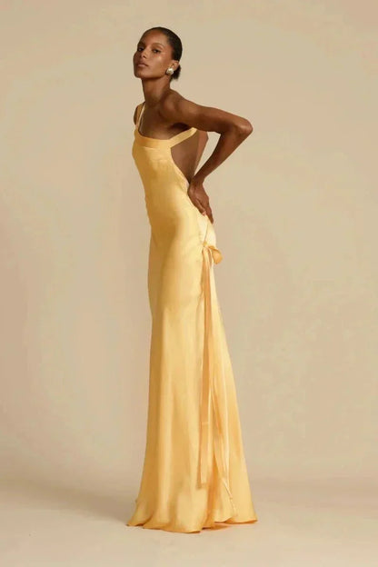 Dam Klänning – Maxilängd – Satin – Figurnära – Elegant Asymmetrisk One-Shoulder