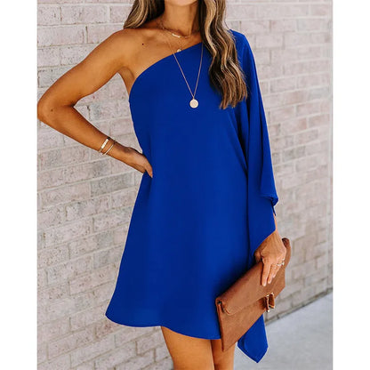 Damklänning med en axel - Elegant asymmetrisk sommaroutfit