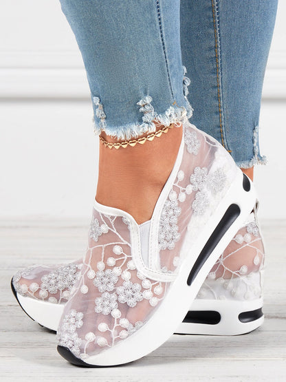 Dam Sneakers – Plattformssula – Mesh med Blommig Brodyr – Bekväma Slip-on