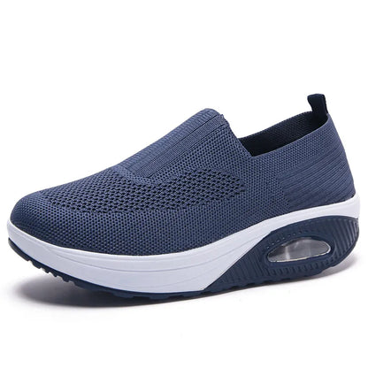 Slip-on komfortsneakers för kvinnor - ventilerande meshdesign - platåsula