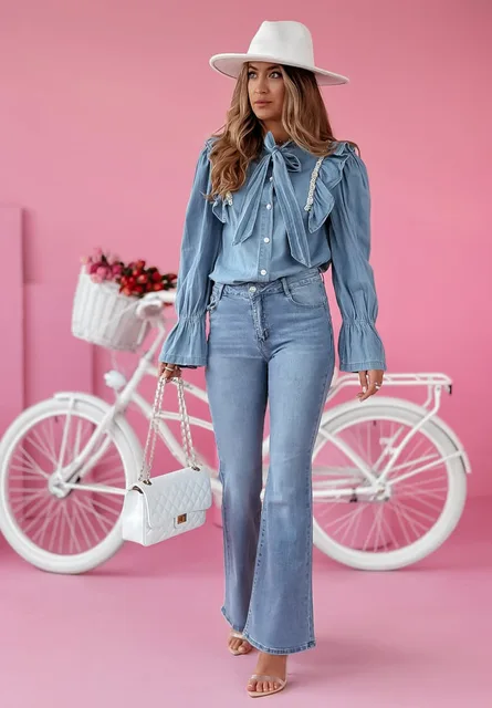 Damjeans Med Hög Midja – Vida Ben – Flared Passform – Strukturerad Denim – Hellång