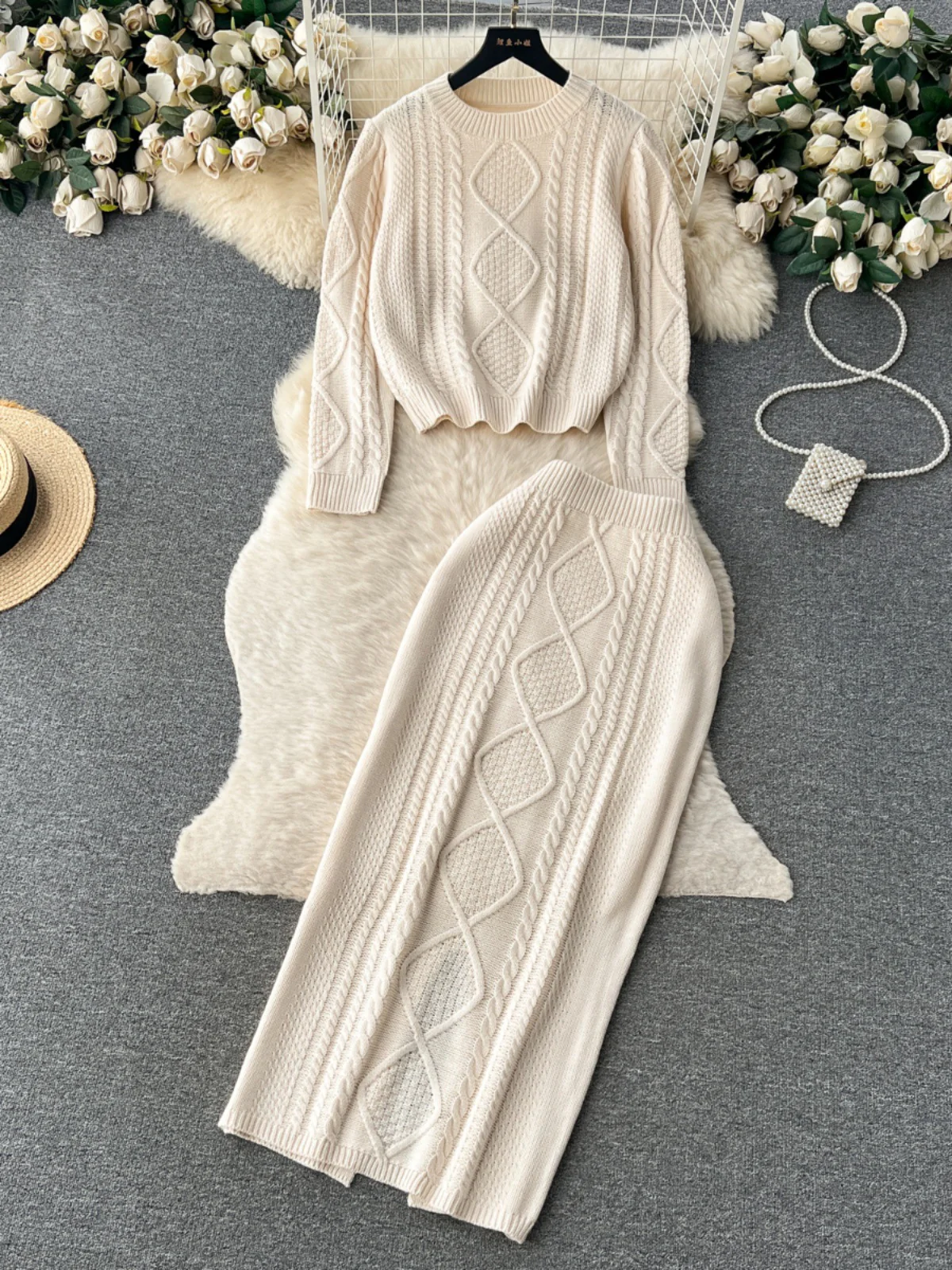 DamSet med Stickad Kjol – Ullkänsla – Kabelstickat – Slim Fit MidiKjol – Avslappnad Topp