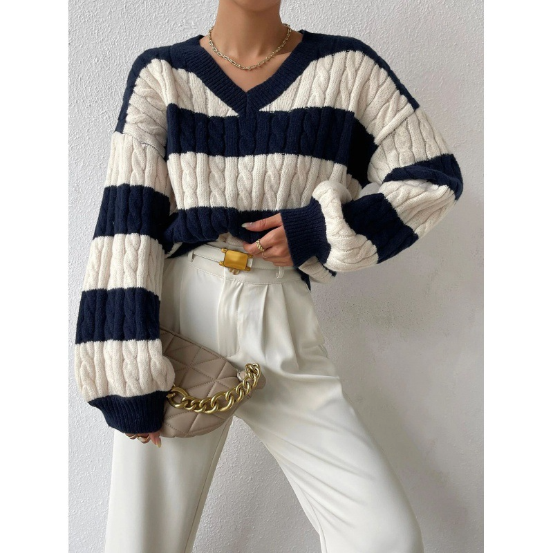 Damtröja – Oversized Passform – Kabelstickad – V-ringning – Långärmad – Randig