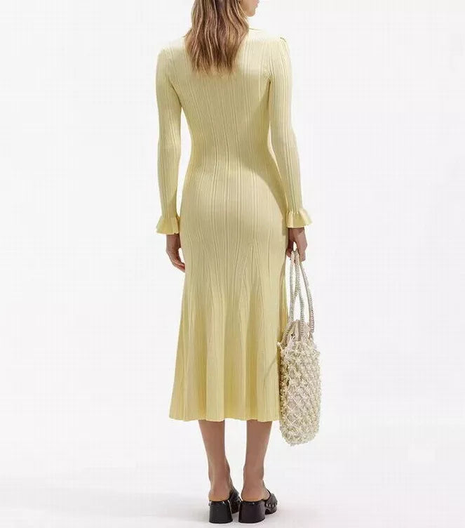 Damklänning maxilängd – Stickad – Sjöjungfrupassform – Lång ärm – Skjortkrage – Knappfront – Fickor