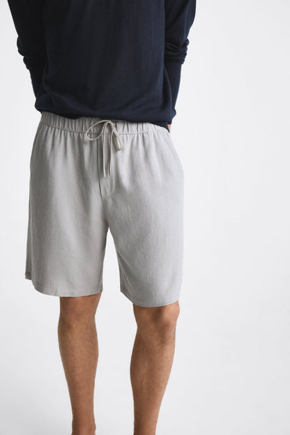 Herrshorts – Avslappnad Passform – Andningsbart Tyg – Dragsko – Knälång Modell