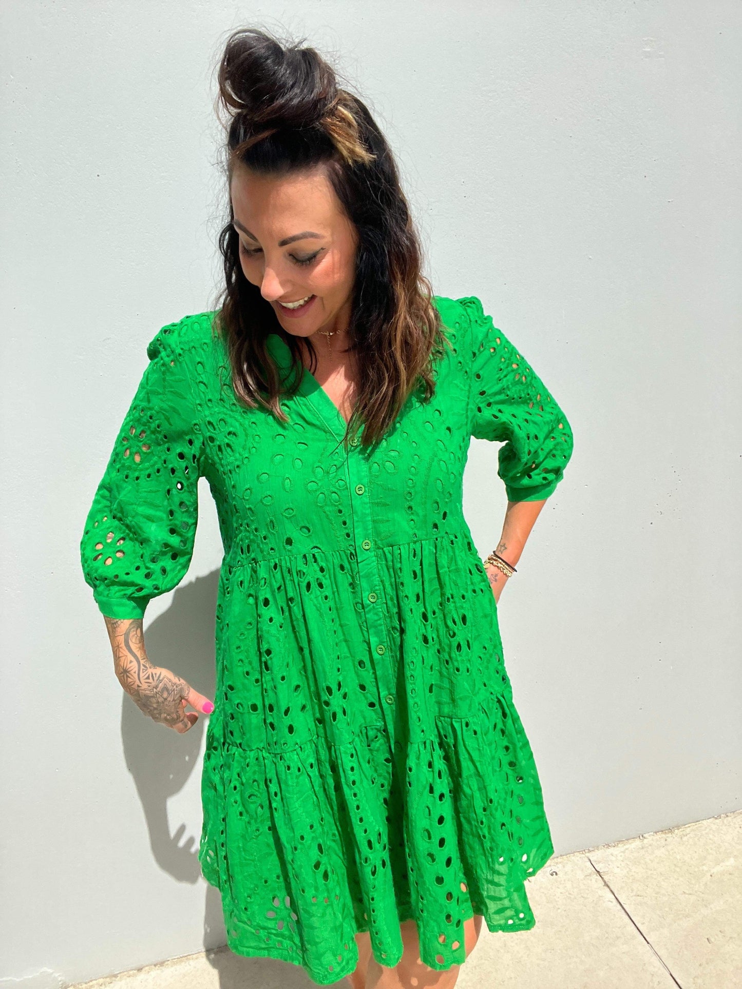 Klänning för dam – A-linjeformad – Broderie Anglaise – Trekvartsärm – Knäppning fram