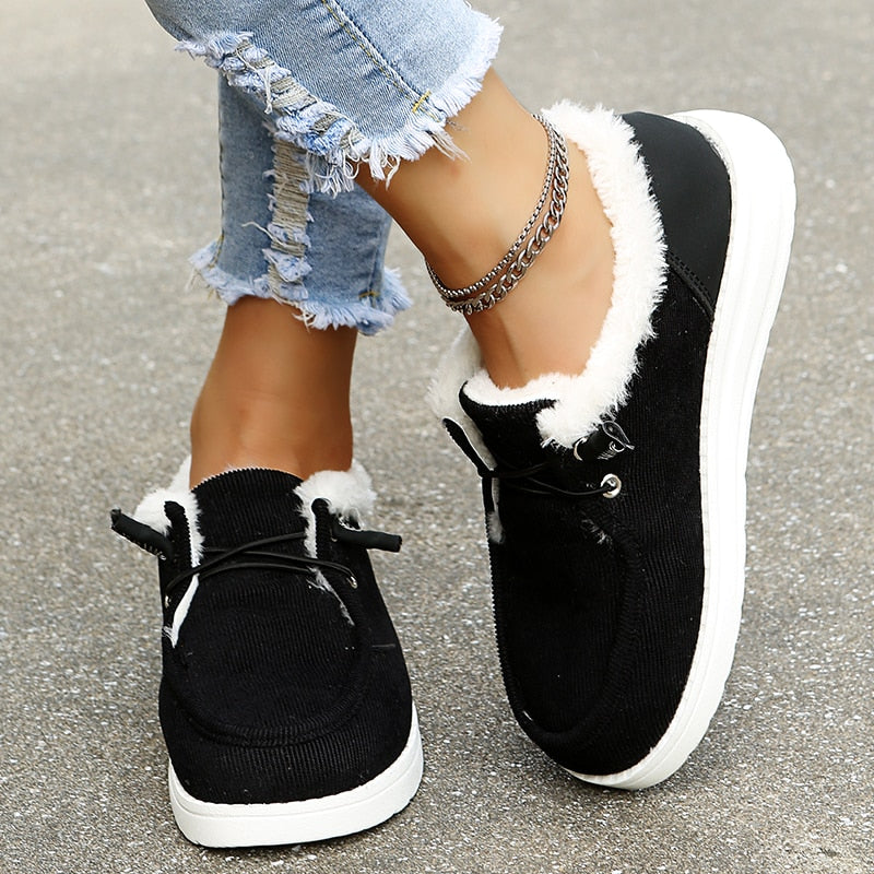 Dam Slip-on Skor – Tyg med Fleecefoder – Moc Toe – Platåsula – Avslappnad Passform