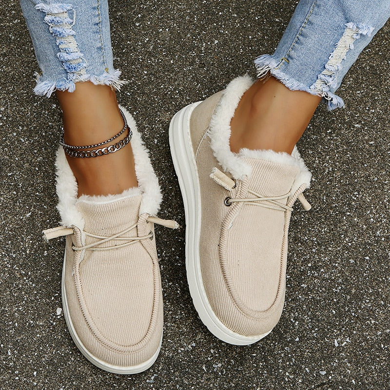 Dam Slip-on Skor – Tyg med Fleecefoder – Moc Toe – Platåsula – Avslappnad Passform