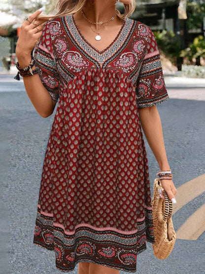 Damklänning – Avslappnad Passform – Knälång – V-ringning – Etnoinspirerat Mönster – Bomullskänsla