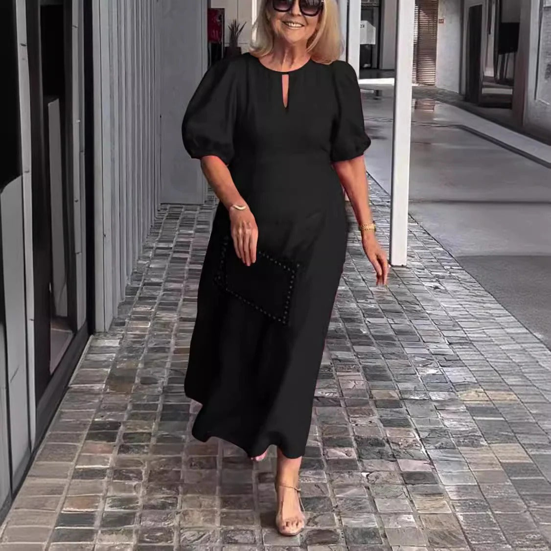 Damklänning maxi – Puffärmar – Elegant drapering – Nyckelhålsringning