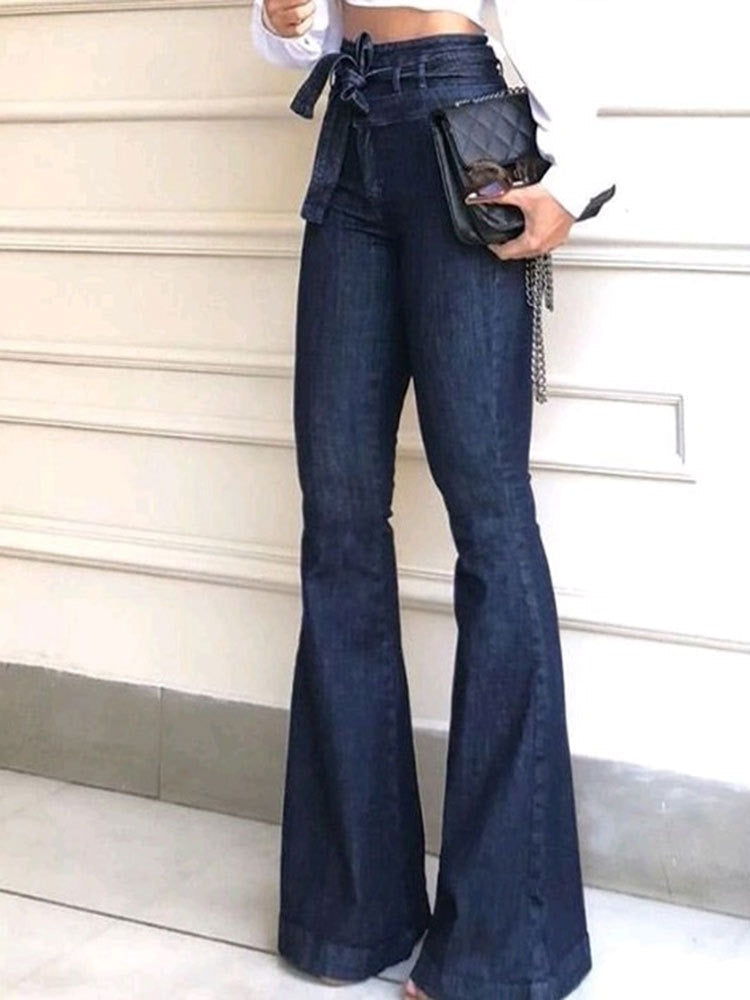 Dam Jeans med Utsvängda Ben – Hög Midja – Knytning – Figurnära Passform – Hellång Denim