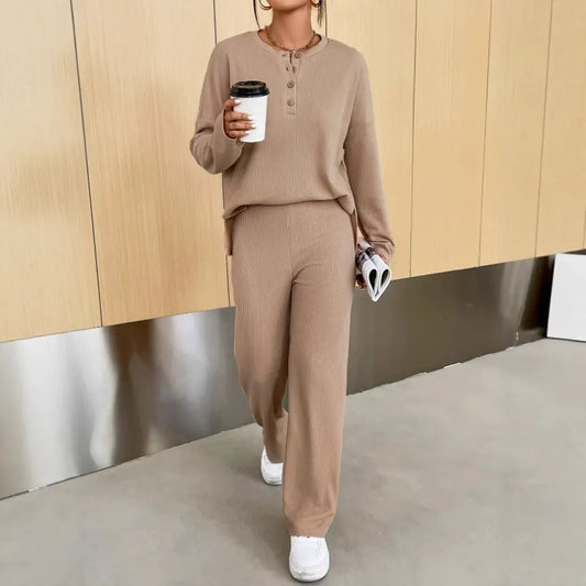 Dam Loungewear Set – Ribbad Stickning – Avslappnad Passform – Pullover och Byxor