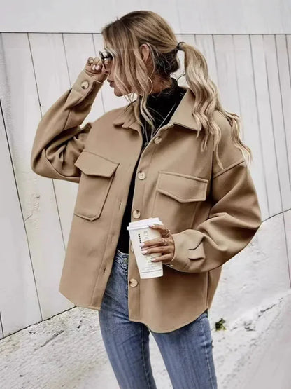 Damkappa – Ull – Oversized Passform – Knäppning Fram – Avslappnad Stil