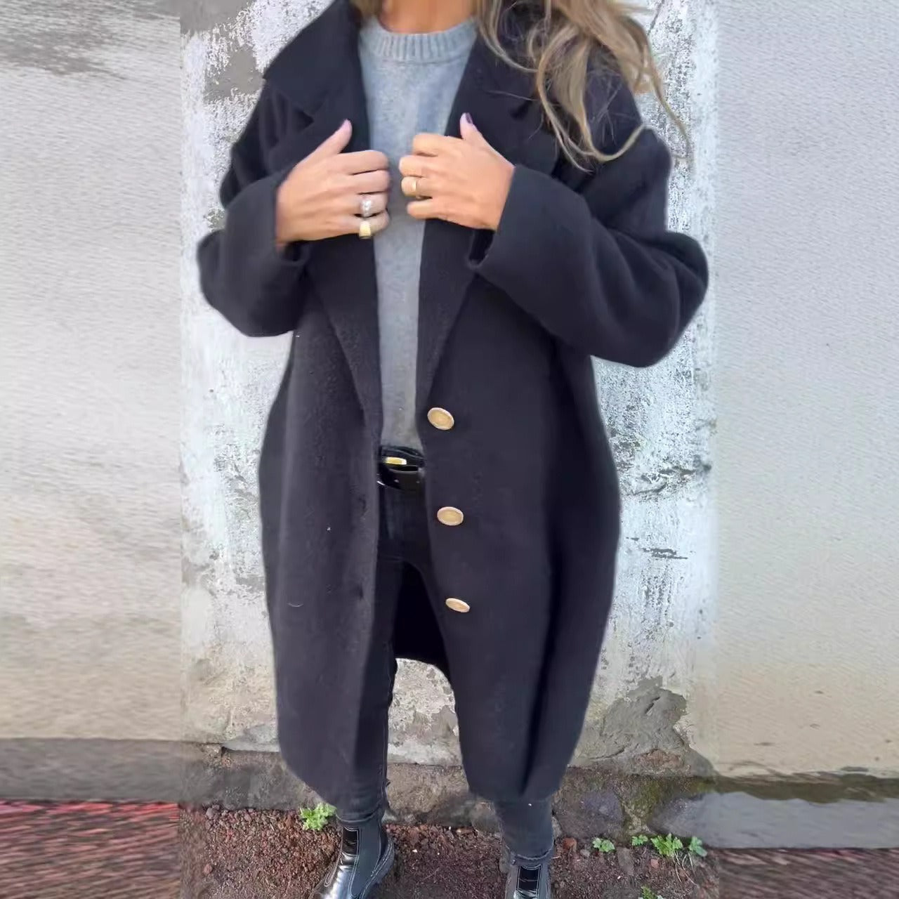 Damkappa – Ull – Oversized Passform – Knäppning Fram – Medellång med Slagkrage