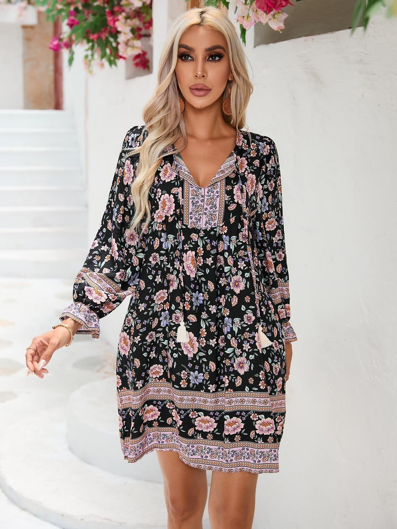 Damklänning – A-linjeformad – V-ringning med brodyr – Lång ärm med puffeffekt – Bomull – Blommigt mönster – Bohemisk stil