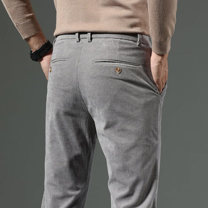 Herrbyxa – Slim Fit – Rak Passform – Manchestertyg – Ribbad Struktur – Hellång