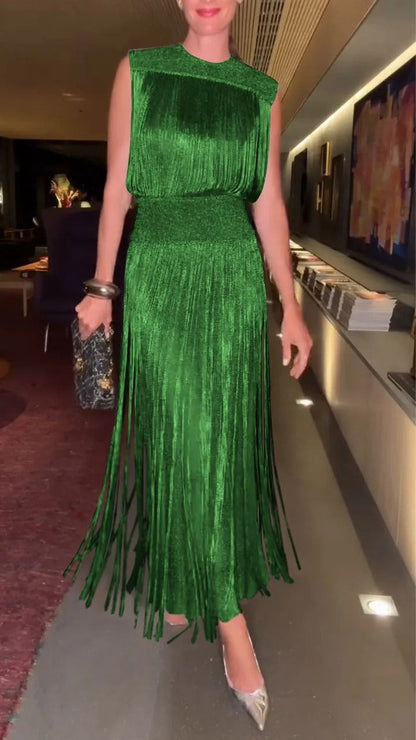 Damset i Två Delar – Ärmlös Klänning – Elegant Passform – Fransad Nederkant – Silkeslen Känsla – Midilängd