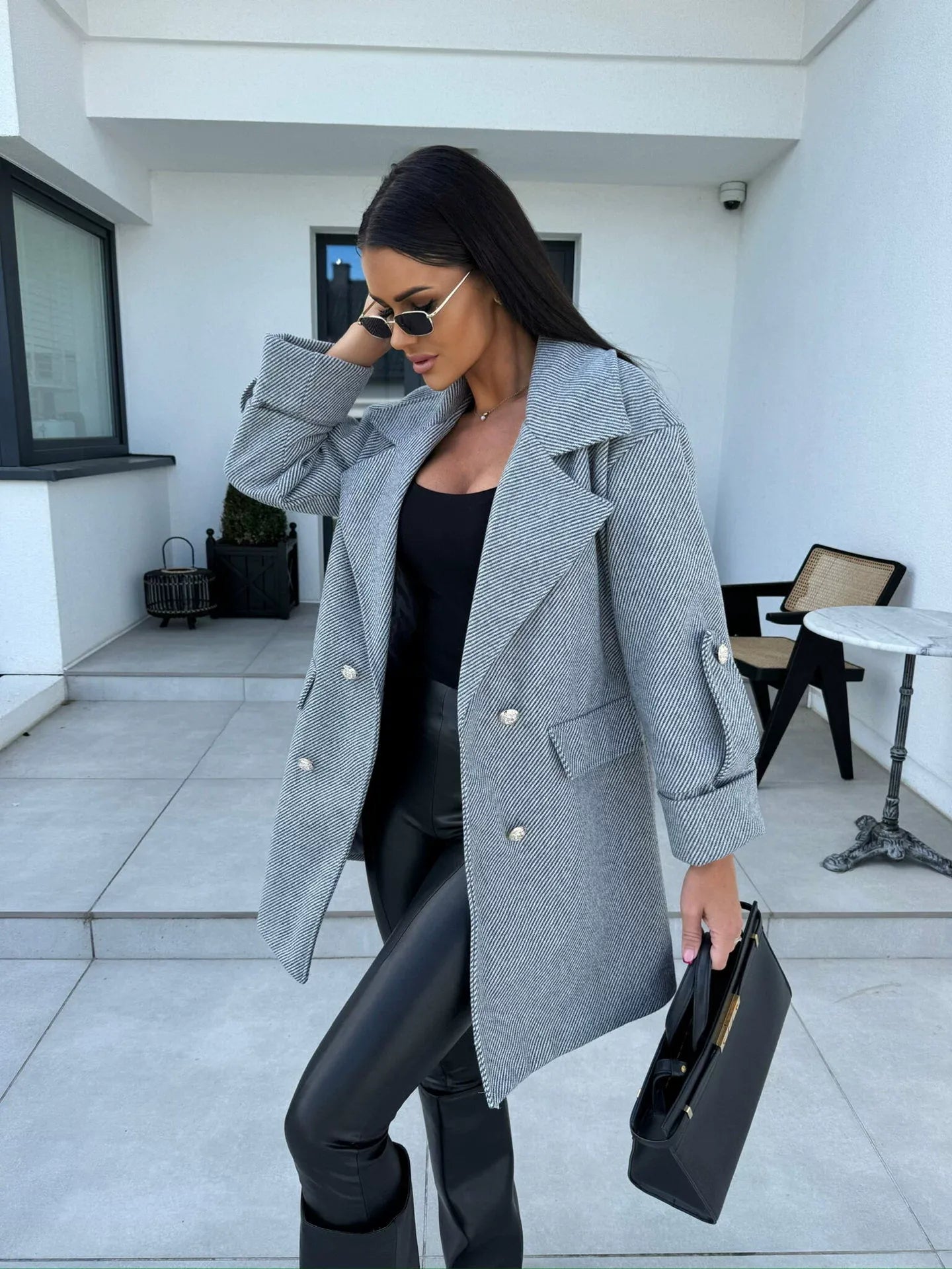 Damkappa – Ull – H-linje Passform – Kavajkrage – Dubbla Knäppningar – Knälång