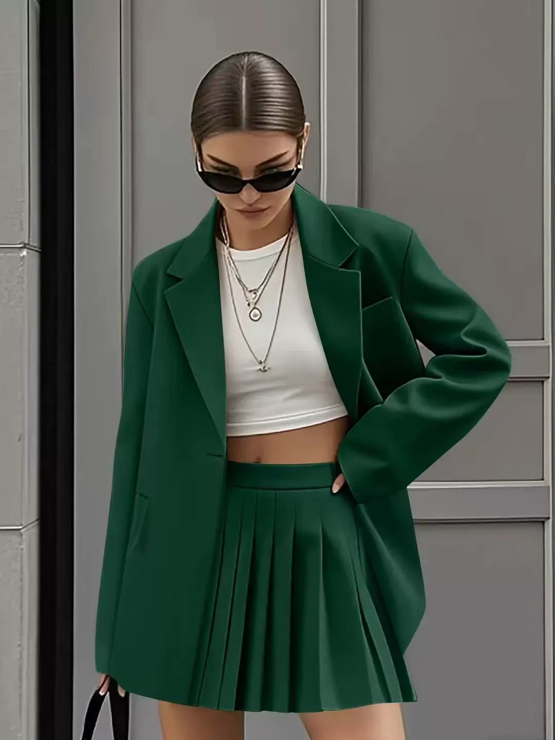 Damset med Plisserad Kjol – Hög Midja – Utsvängd Minikjol – Slät Textur – Matchande Överdel